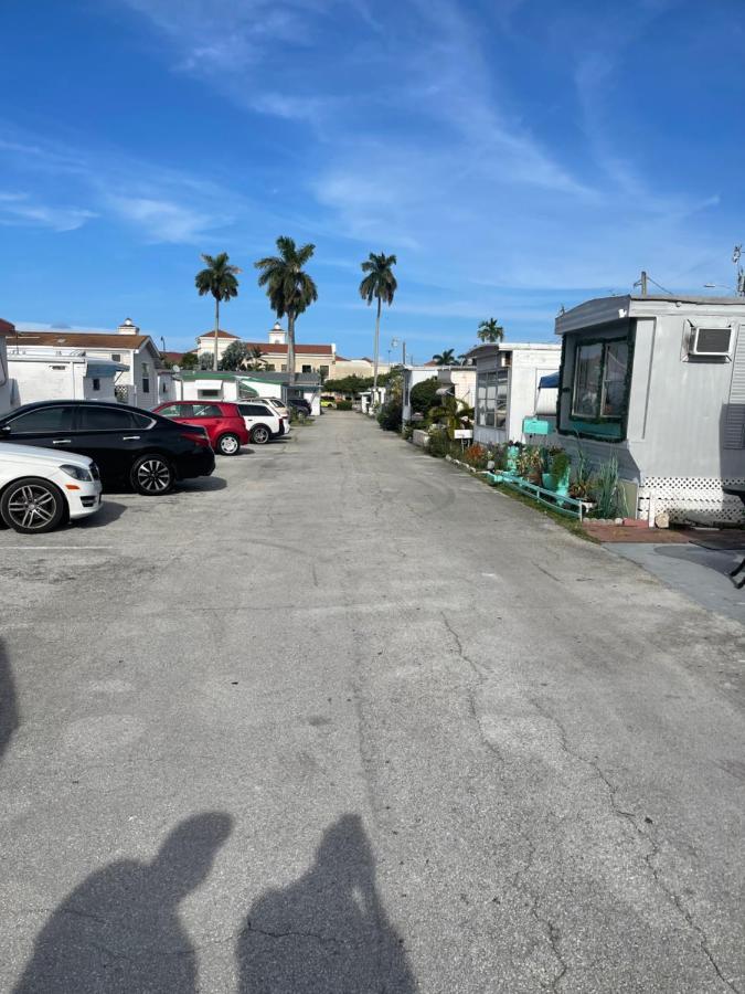 Beautiful Mobile Home In Hallandale Beach Εξωτερικό φωτογραφία